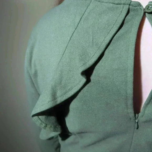 Green Ruffle Long Sleeve Wrap Tie Dress - Picture 3 of 10